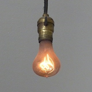 320px-Centennial-Light-Bulb-pendant-light-in-Livermore-CA-2016